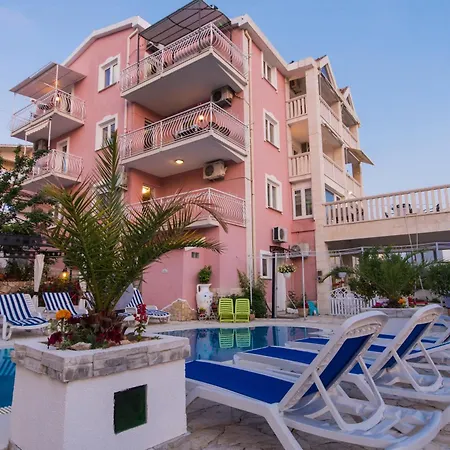 102 Vila Apartment *